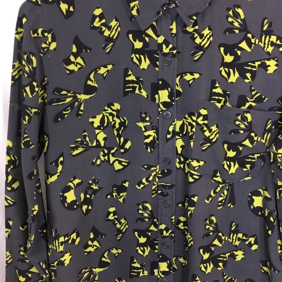 Banana Republic Silk Black & Yellow on Grey Button Down Shirt - Picture 3 of 8